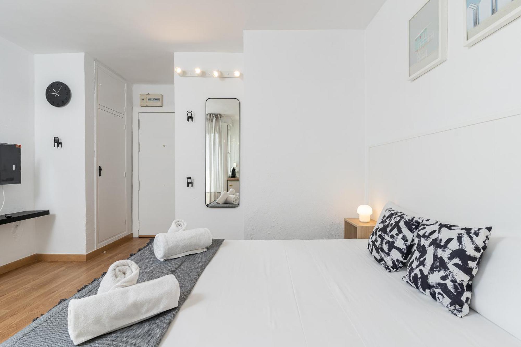 Blonzu Benin Apartment เบนัลมาเดนา ภายนอก รูปภาพ