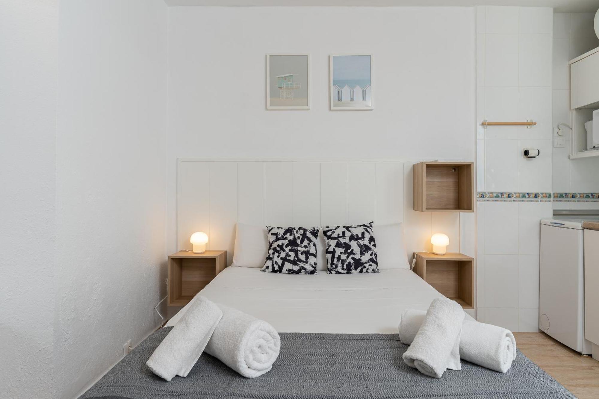 Blonzu Benin Apartment เบนัลมาเดนา ภายนอก รูปภาพ