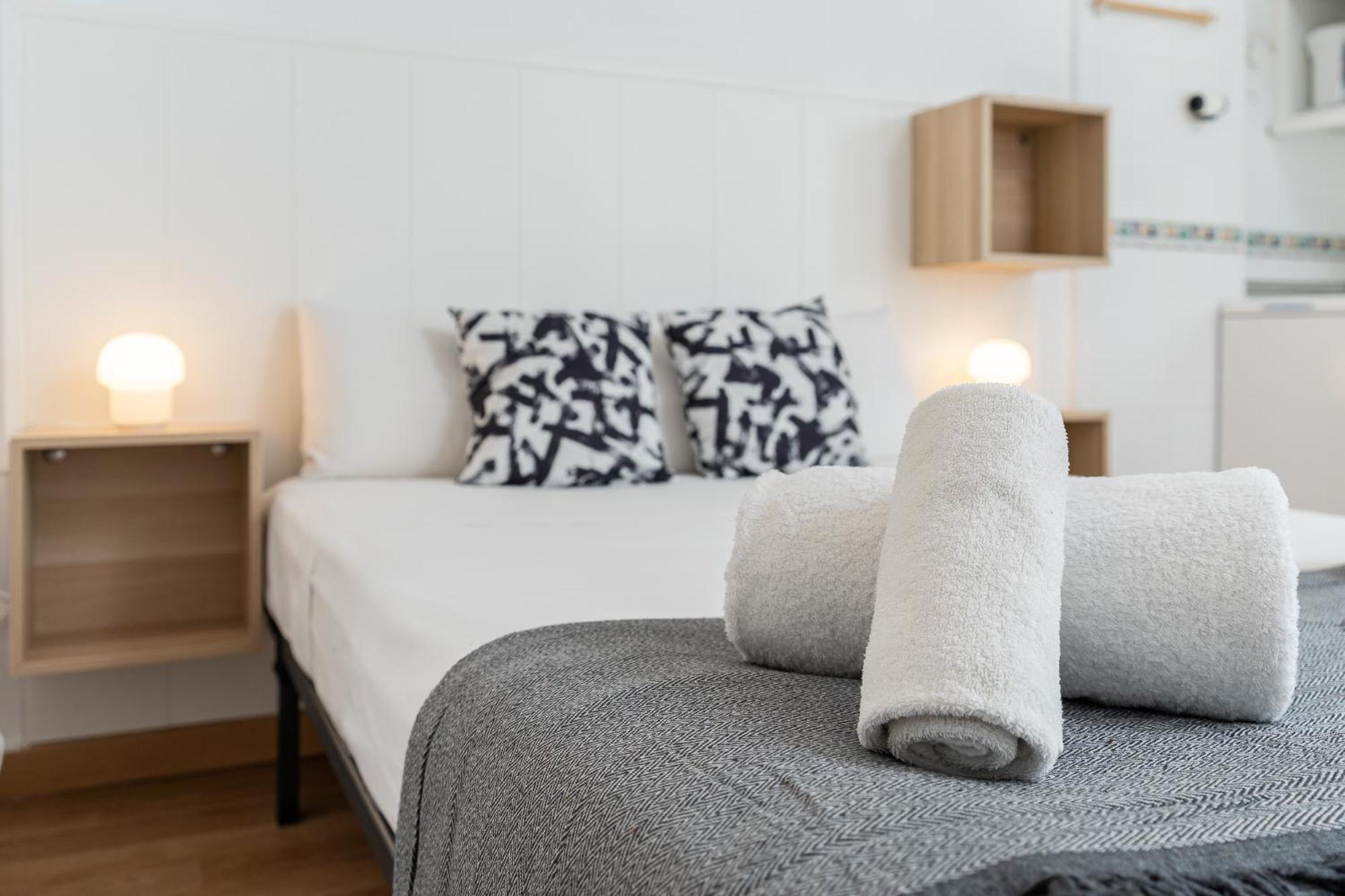 Blonzu Benin Apartment เบนัลมาเดนา ภายนอก รูปภาพ