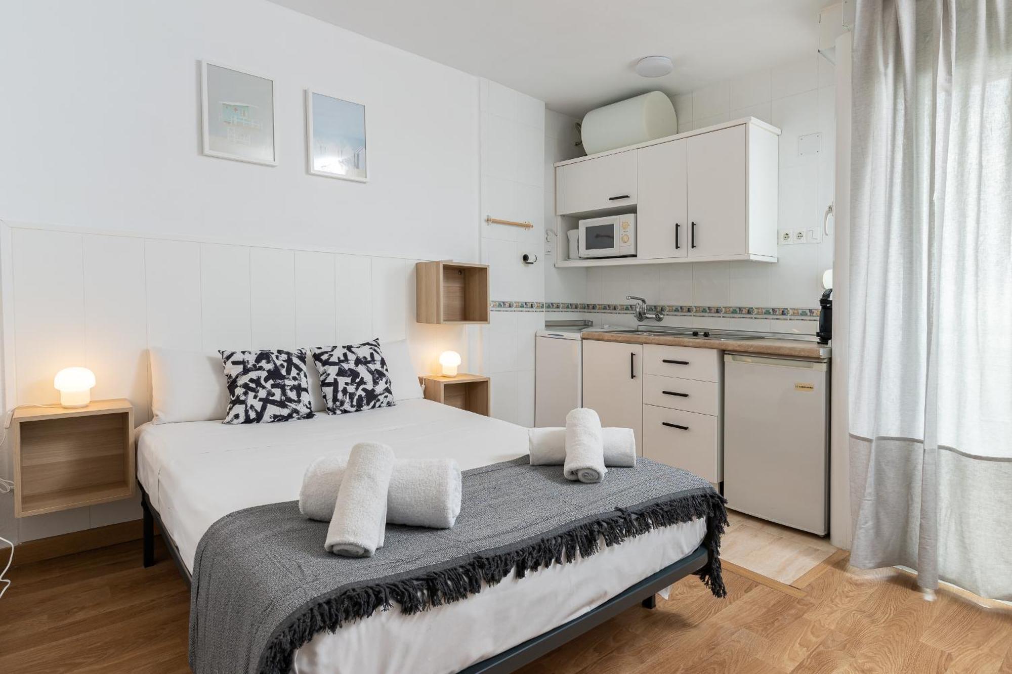 Blonzu Benin Apartment เบนัลมาเดนา ภายนอก รูปภาพ