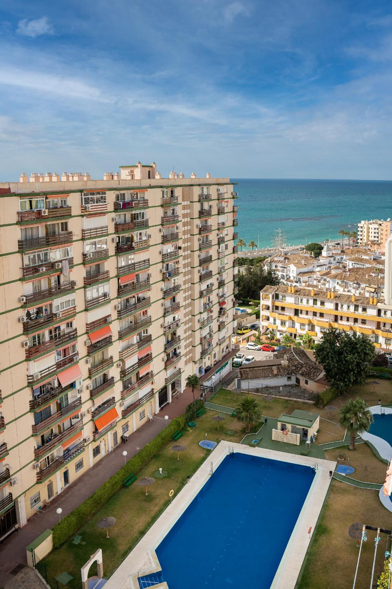 Blonzu Benin Apartment เบนัลมาเดนา ภายนอก รูปภาพ